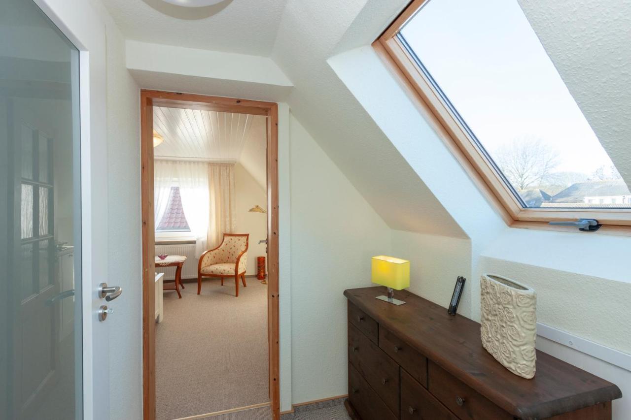Hotel Garni Nordseerose Greetsiel Krummhörn Buitenkant foto